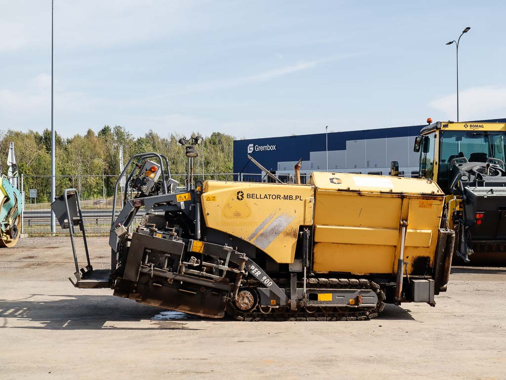 VÖGELE SUPER 800 - Útburkológép: 5 kép. VÖGELE SUPER 800 - Útburkológép: 5 kép.