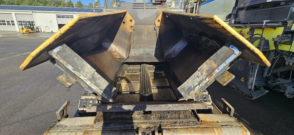 VOLVO ABG P7820C - Útburkológép: 2 kép. VOLVO ABG P7820C - Útburkológép: 2 kép.