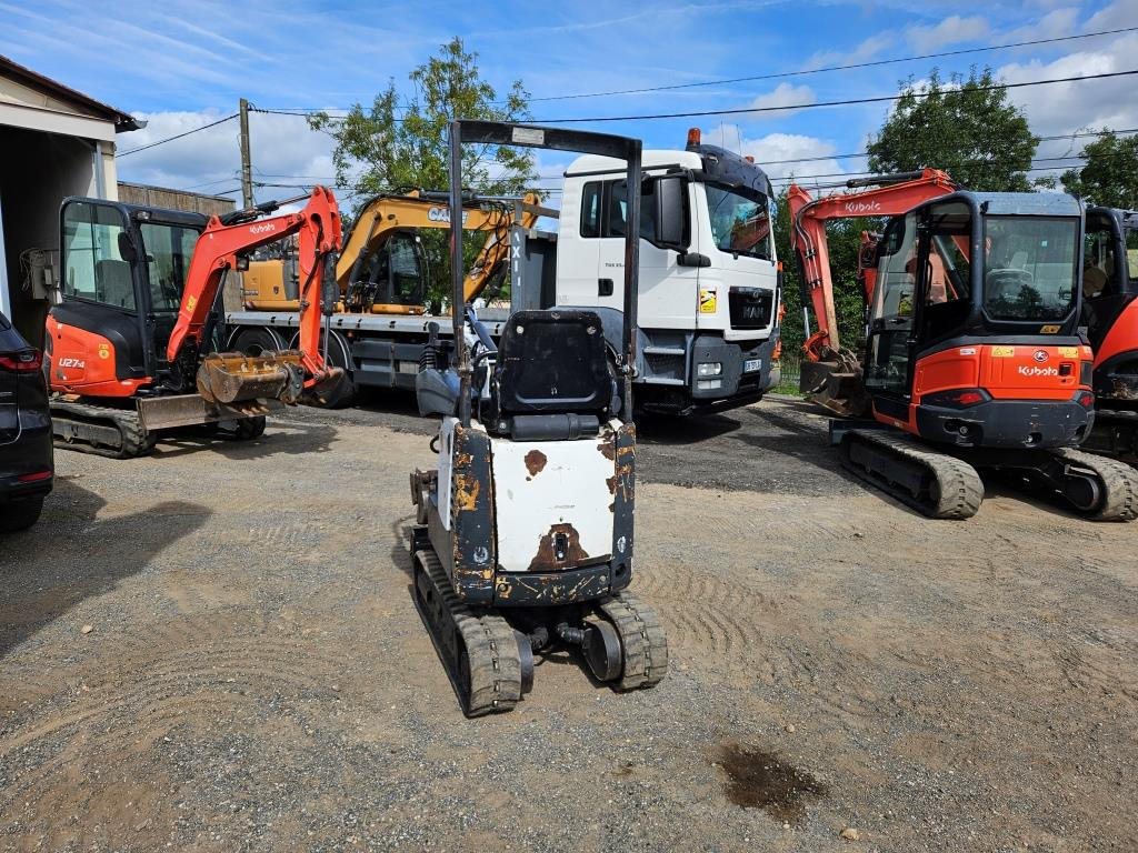 BOBCAT E 10 - Minikotró: 4 kép. BOBCAT E 10 - Minikotró: 4 kép.