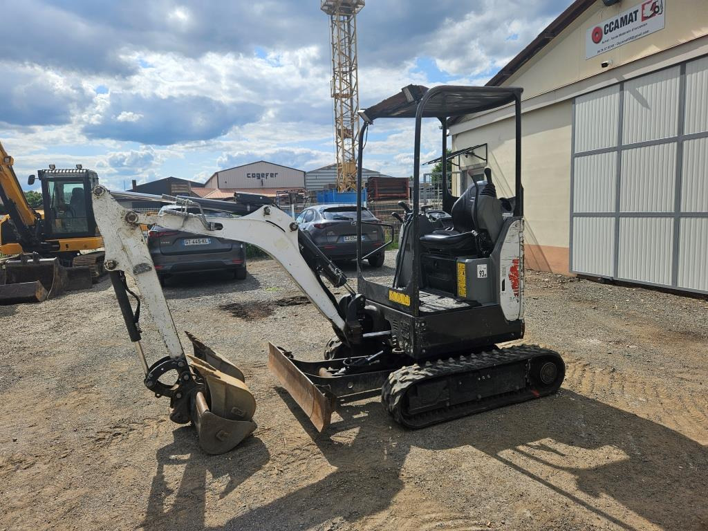 BOBCAT E 17Z - Minikotró: 4 kép. BOBCAT E 17Z - Minikotró: 4 kép.