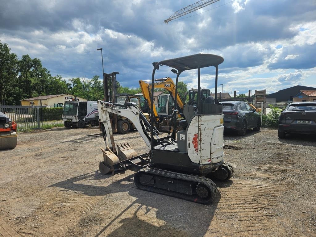 BOBCAT E 17Z - Minikotró: 5 kép. BOBCAT E 17Z - Minikotró: 5 kép.