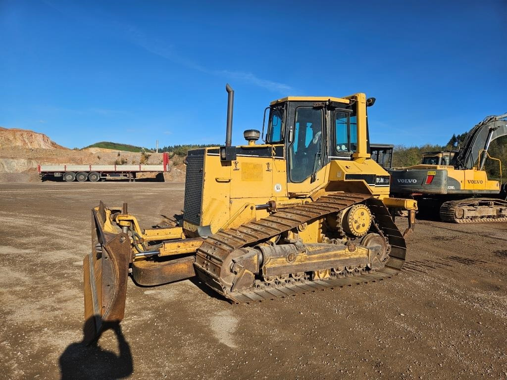 CATERPILLAR D 5 M LGP - Buldózer: 2 kép. CATERPILLAR D 5 M LGP - Buldózer: 2 kép.