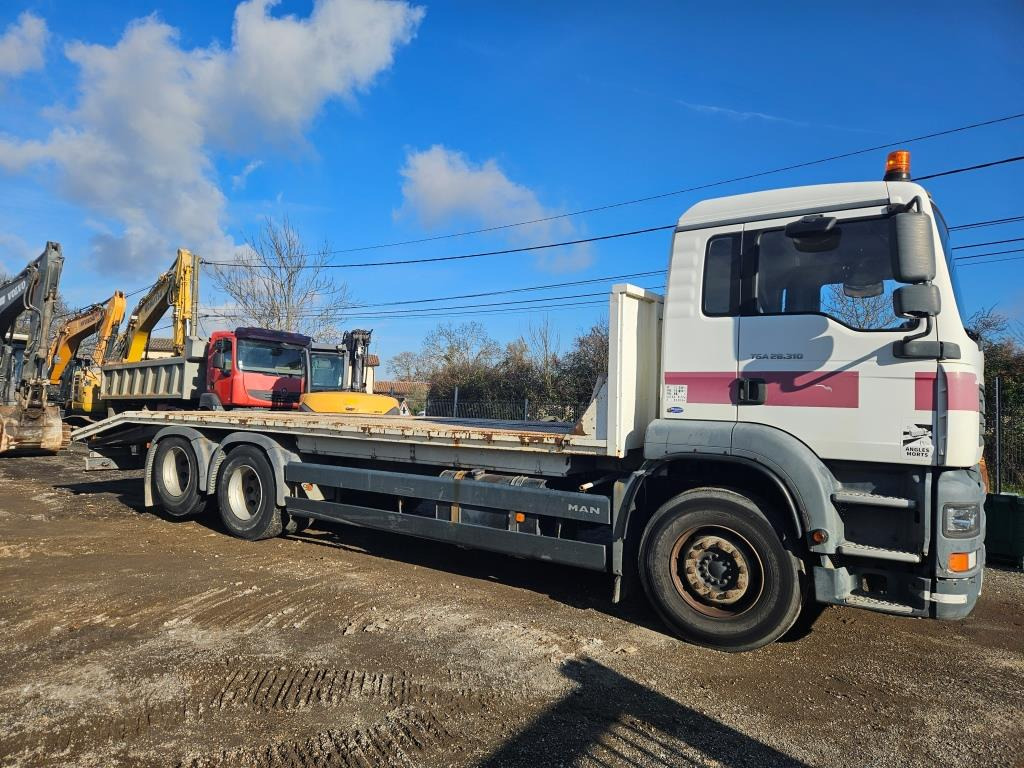 MAN TGA 28.310 - Platós teherautó: 2 kép. MAN TGA 28.310 - Platós teherautó: 2 kép.