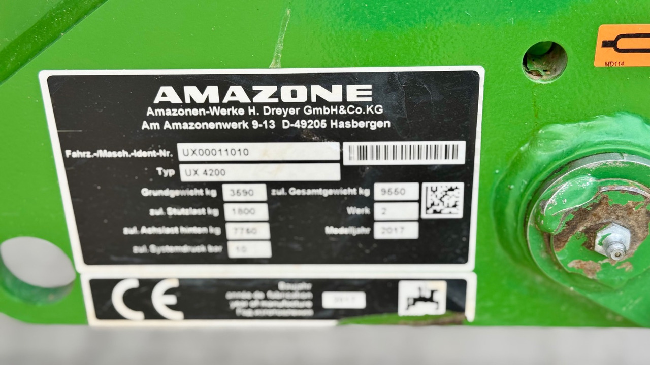 Amazone UX 4200 Special 24m - Permetezők: 3 kép. Amazone UX 4200 Special 24m - Permetezők: 3 kép.