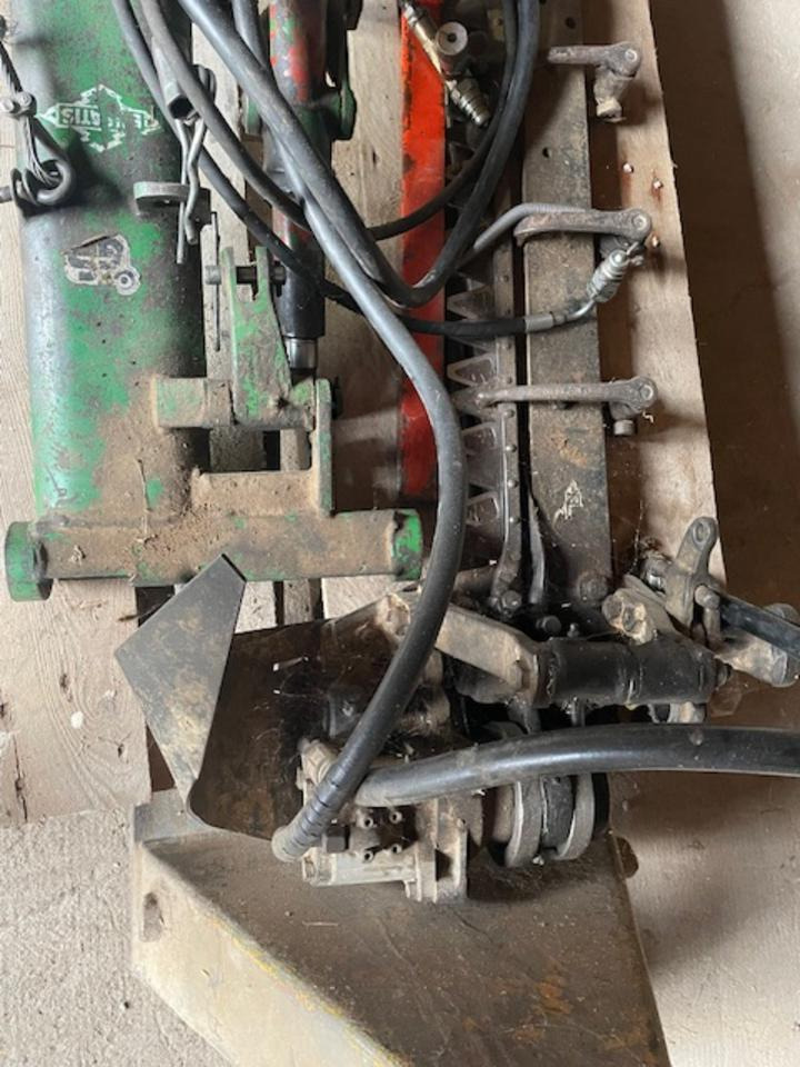 Doppelmesser-Mähwerk, Seitenanbau, passend zum John Deere 1140 - Szárzúzó/ Mulcsozó: 4 kép. Doppelmesser-Mähwerk, Seitenanbau, passend zum John Deere 1140 - Szárzúzó/ Mulcsozó: 4 kép.