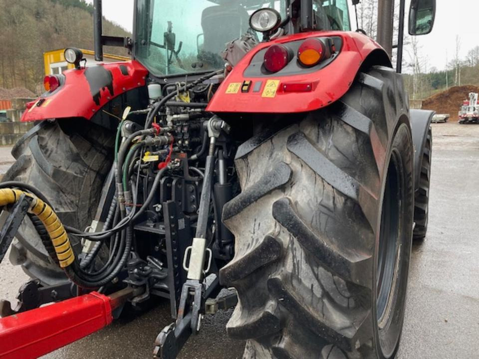 Forst-Traktor MC Cormick X70.70 - Erdészeti traktor: 3 kép. Forst-Traktor MC Cormick X70.70 - Erdészeti traktor: 3 kép.