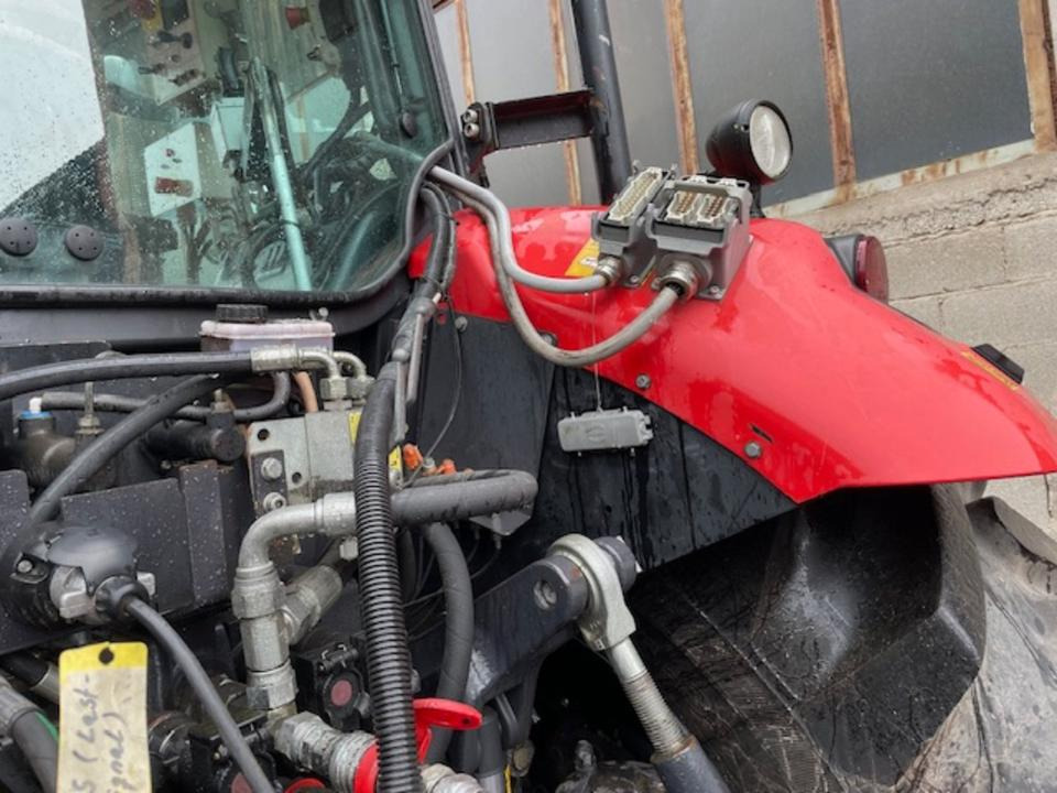 Forst-Traktor MC Cormick X70.70 - Erdészeti traktor: 5 kép. Forst-Traktor MC Cormick X70.70 - Erdészeti traktor: 5 kép.