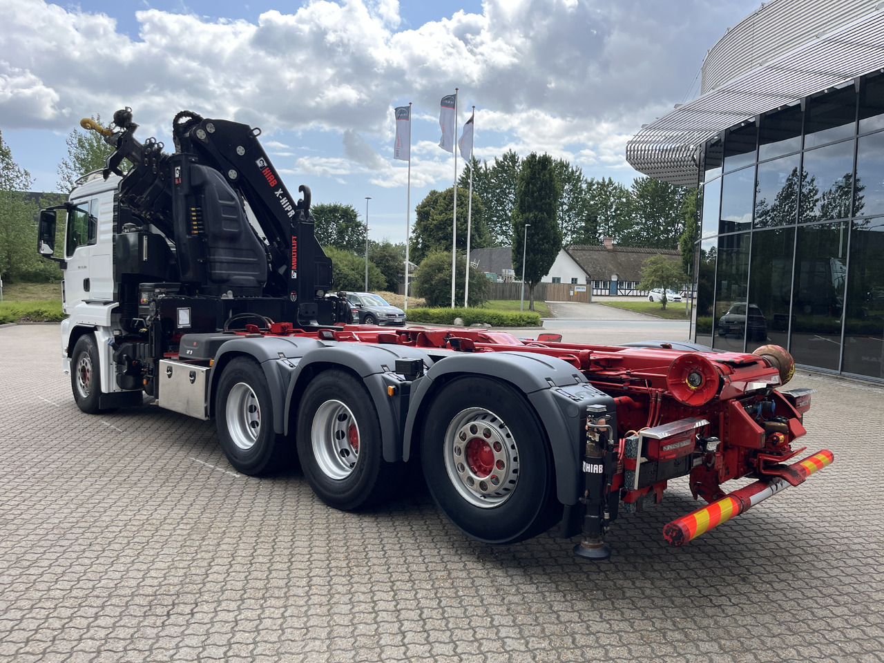 MAN TGS 35.500 8x4 - Cserefelépítményes teherautó, Darus autó: 3 kép. MAN TGS 35.500 8x4 - Cserefelépítményes teherautó, Darus autó: 3 kép.