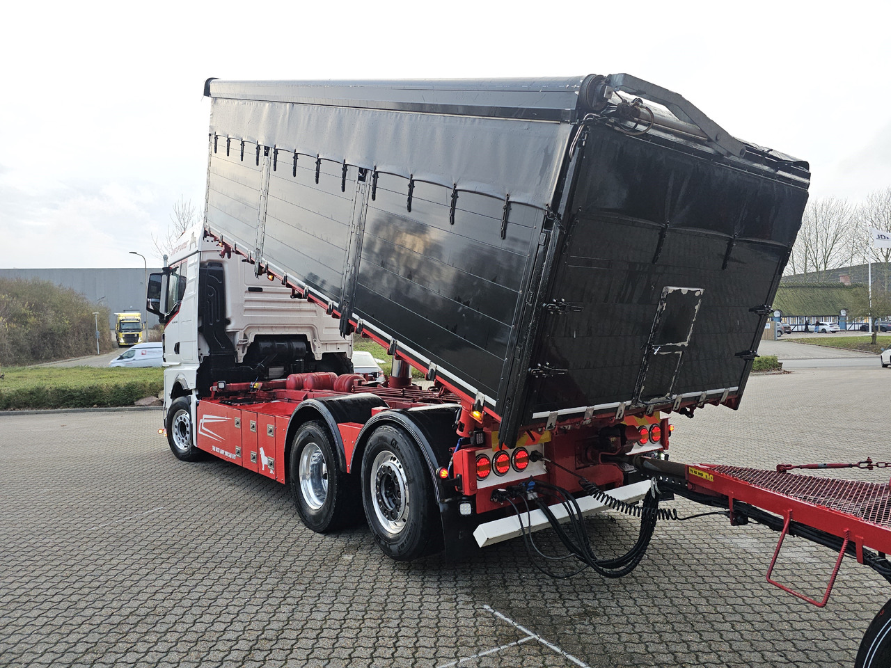 MAN TGX 26.580 Hængertræk - Billenőplatós teherautó: 3 kép. MAN TGX 26.580 Hængertræk - Billenőplatós teherautó: 3 kép.
