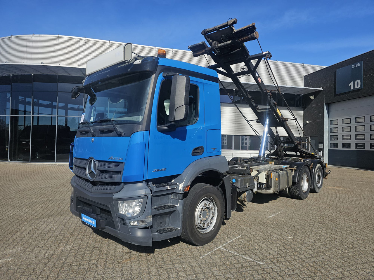 Mercedes Antos 2546 - Cserefelépítményes teherautó: 1 kép. Mercedes Antos 2546 - Cserefelépítményes teherautó: 1 kép.