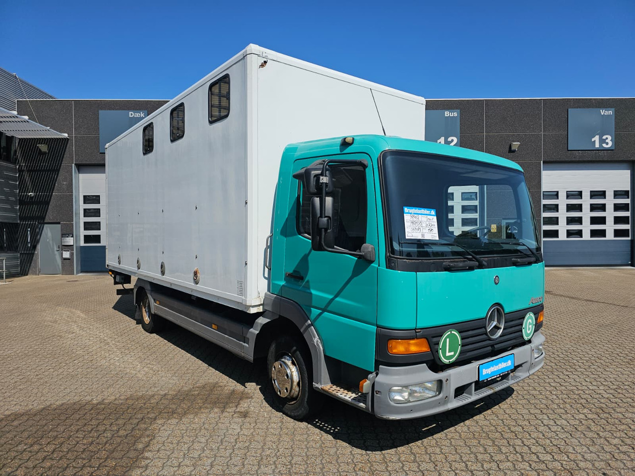 Mercedes Atego 817 - Állatszállító teherautó: 2 kép. Mercedes Atego 817 - Állatszállító teherautó: 2 kép.