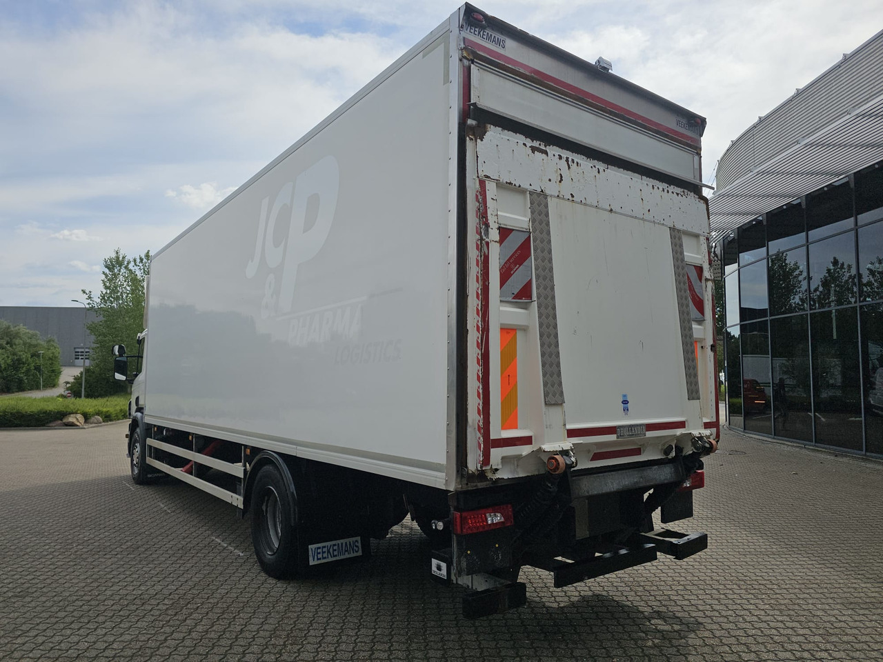Scania P280 20 Pll´s - Hűtős teherautó: 4 kép. Scania P280 20 Pll´s - Hűtős teherautó: 4 kép.