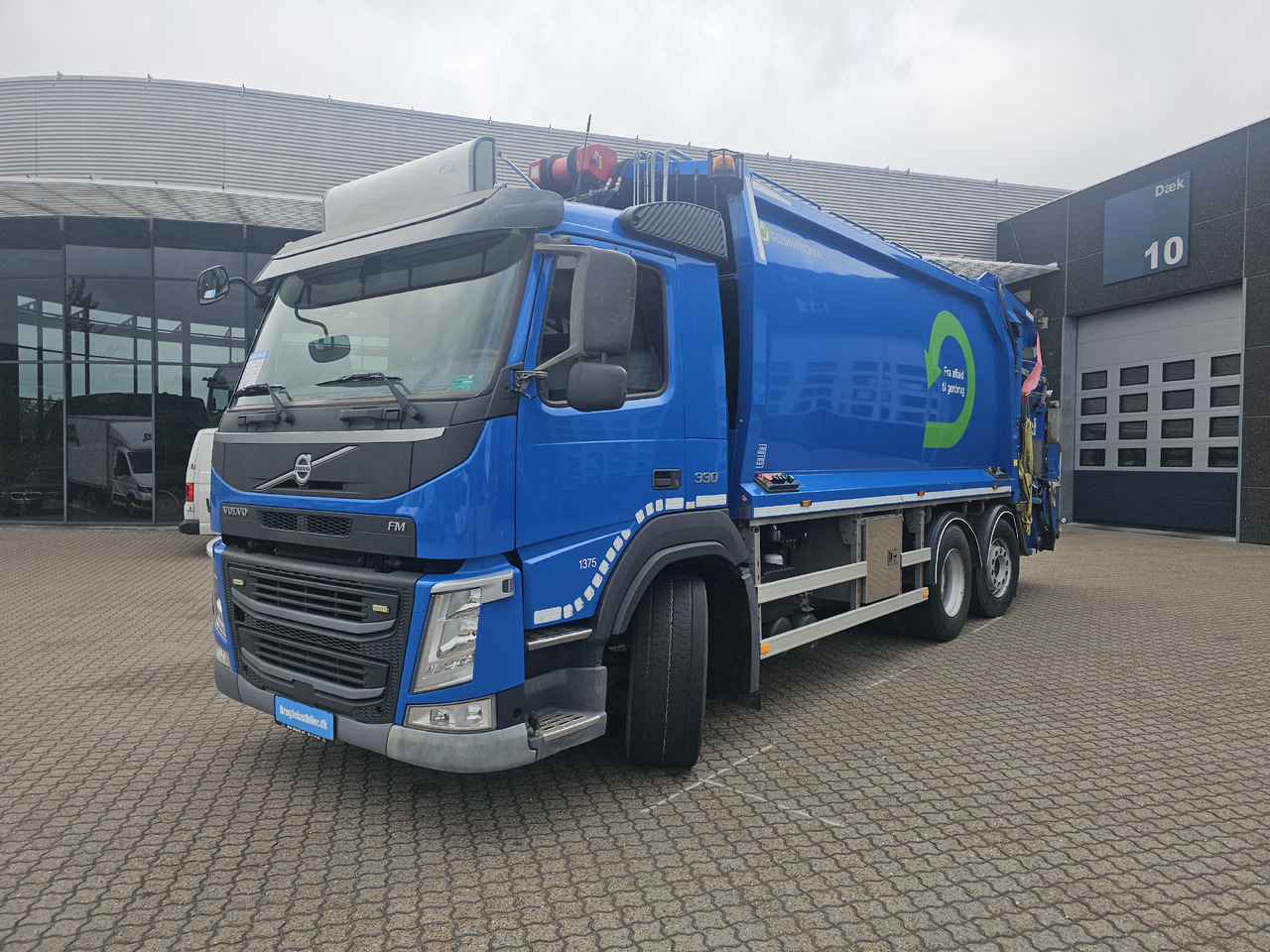 Volvo FM330 - Szemetesautó: 1 kép. Volvo FM330 - Szemetesautó: 1 kép.