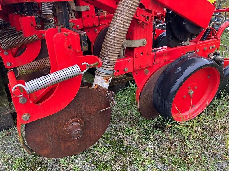 Breviglieri Einzelkorn Mais - Precíziós vetőgép: 2 kép. Breviglieri Einzelkorn Mais - Precíziós vetőgép: 2 kép.