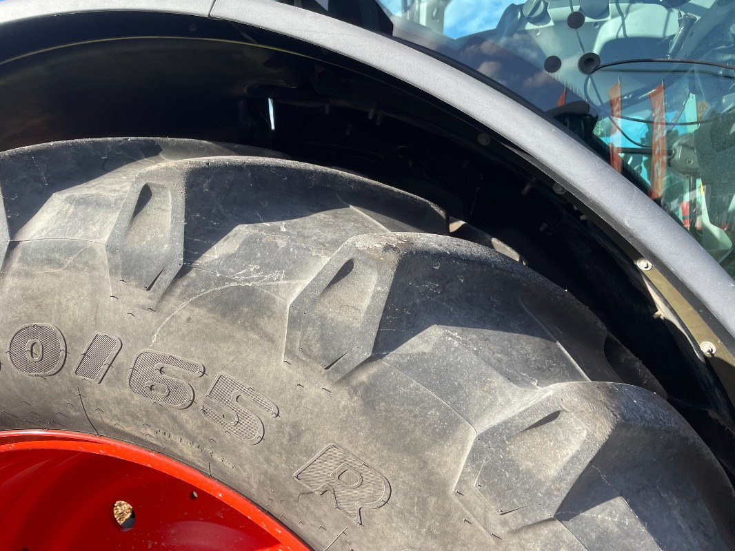 CLAAS Arion 660 CMATIC - Traktor: 2 kép. CLAAS Arion 660 CMATIC - Traktor: 2 kép.