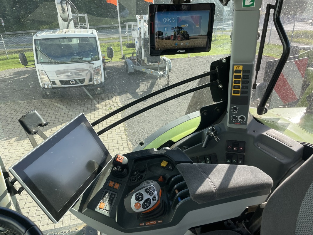 CLAAS Arion 660 CMATIC - Traktor: 5 kép. CLAAS Arion 660 CMATIC - Traktor: 5 kép.