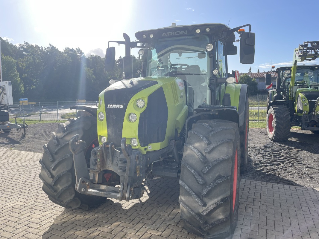 CLAAS Arion 660 CMATIC - Traktor: 1 kép. CLAAS Arion 660 CMATIC - Traktor: 1 kép.