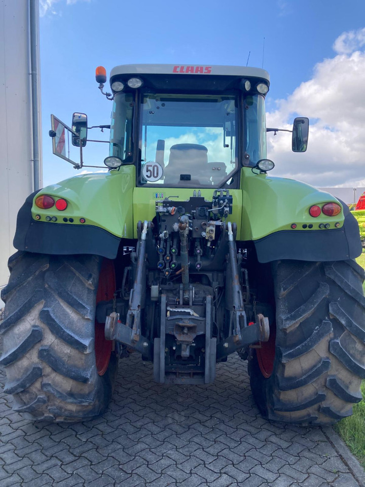 CLAAS Axion 840 - Traktor: 2 kép. CLAAS Axion 840 - Traktor: 2 kép.