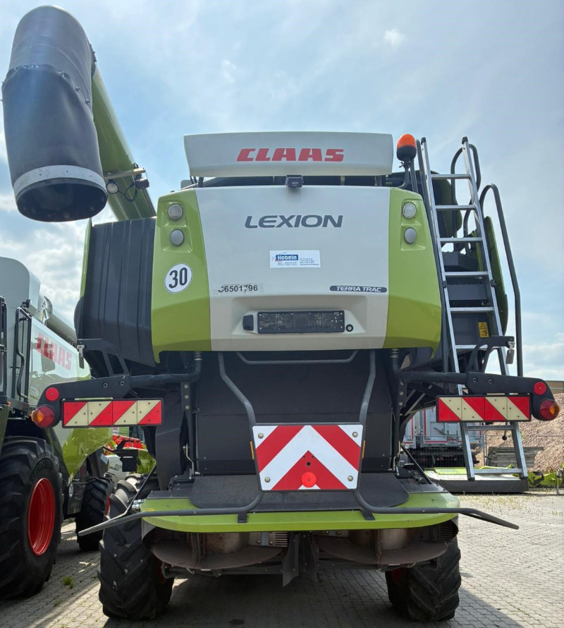 CLAAS Lexion 760TT - Kombájn: 4 kép. CLAAS Lexion 760TT - Kombájn: 4 kép.