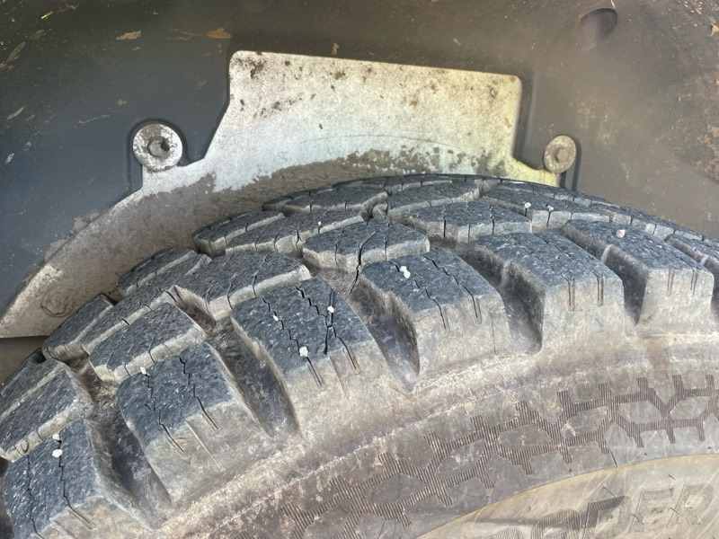 Gumikerekes homlokrakodó CLAAS Torion 1285: 9 kép. Gumikerekes homlokrakodó CLAAS Torion 1285: 9 kép.