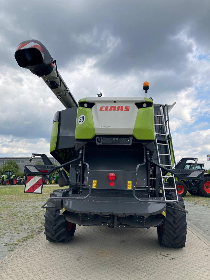 CLAAS Trion 750 - Kombájn: 5 kép. CLAAS Trion 750 - Kombájn: 5 kép.