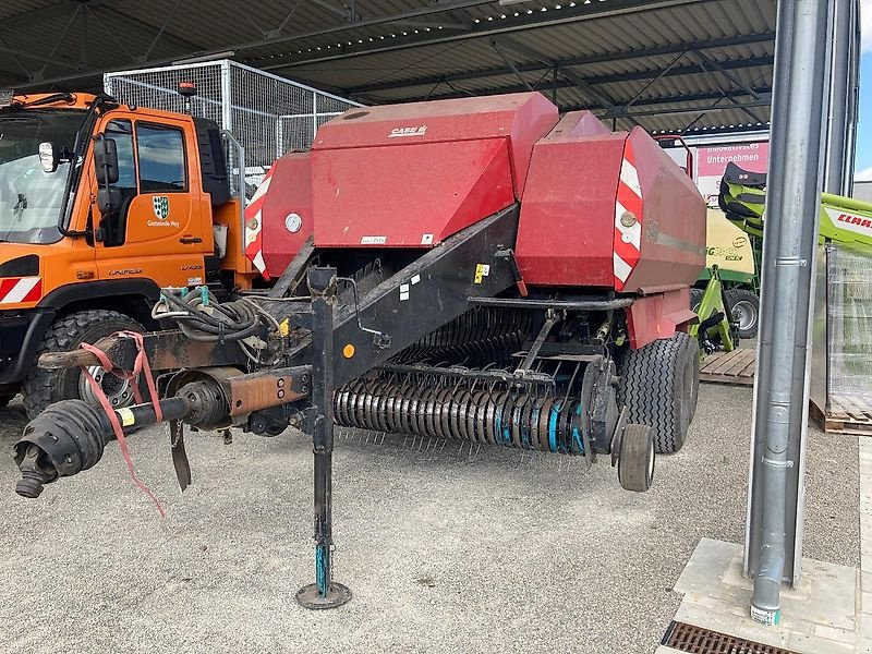 Case IH 540 - Kocka bálázó: 1 kép. Case IH 540 - Kocka bálázó: 1 kép.