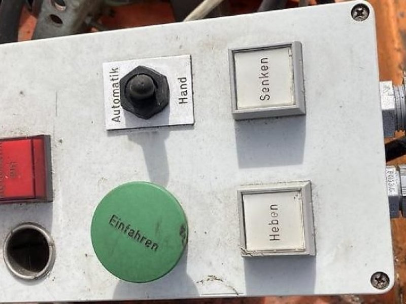 Doppstadt DRM 120 - Padkakasza: 2 kép. Doppstadt DRM 120 - Padkakasza: 2 kép.
