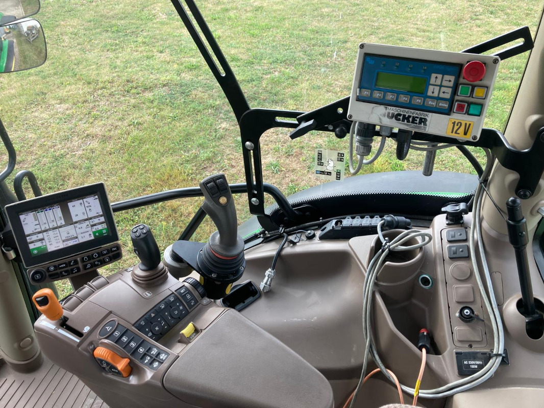 John Deere 6110R - Traktor: 3 kép. John Deere 6110R - Traktor: 3 kép.