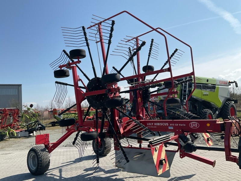 Lely Hibiscus 815 CD Vario - Szénaforgató: 1 kép. Lely Hibiscus 815 CD Vario - Szénaforgató: 1 kép.