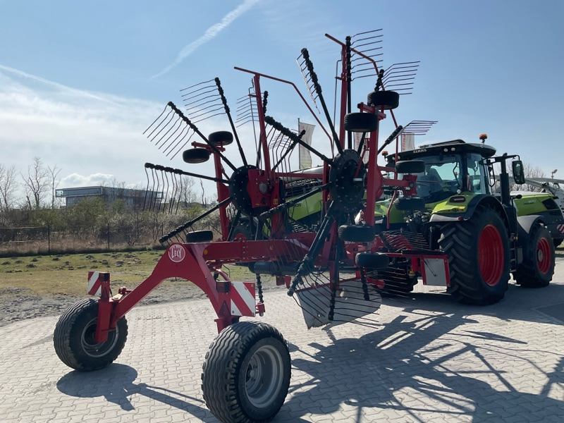 Lely Hibiscus 815 CD Vario - Szénaforgató: 4 kép. Lely Hibiscus 815 CD Vario - Szénaforgató: 4 kép.