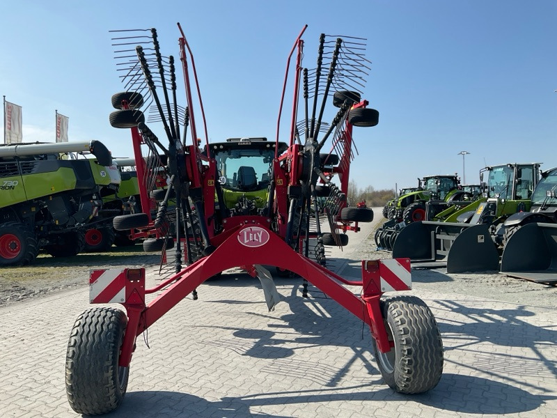 Lely Hibiscus 815 CD Vario - Szénaforgató: 5 kép. Lely Hibiscus 815 CD Vario - Szénaforgató: 5 kép.