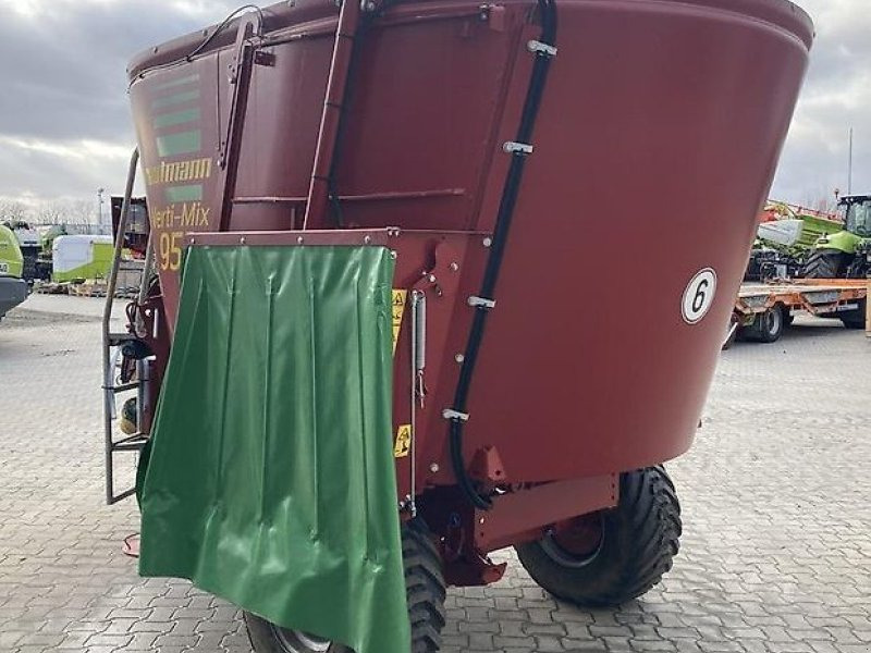 Strautmann Verti-Mix 951 - Etetőkocsi: 5 kép. Strautmann Verti-Mix 951 - Etetőkocsi: 5 kép.