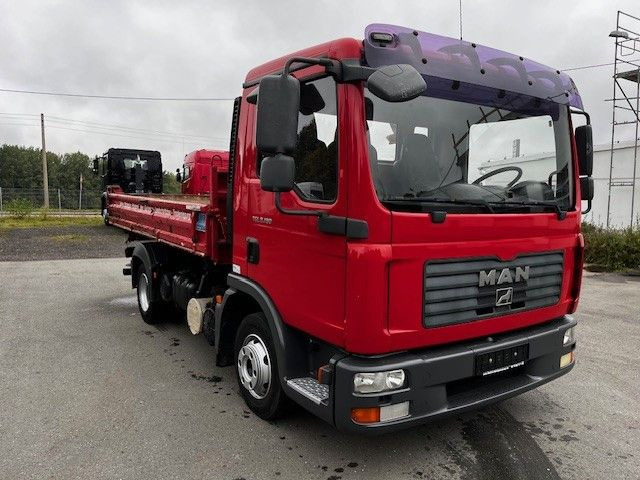 MAN TGL 8.180 Mit Meiller Dreiseitenkipper - Billenőplatós teherautó: 2 kép. MAN TGL 8.180 Mit Meiller Dreiseitenkipper - Billenőplatós teherautó: 2 kép.