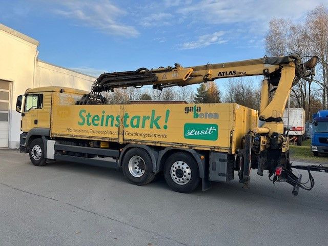 MAN TGS 26.400 Baustoff LKW mit Ladekran Atlas 210.2 - Platós teherautó, Darus autó: 4 kép. MAN TGS 26.400 Baustoff LKW mit Ladekran Atlas 210.2 - Platós teherautó, Darus autó: 4 kép.