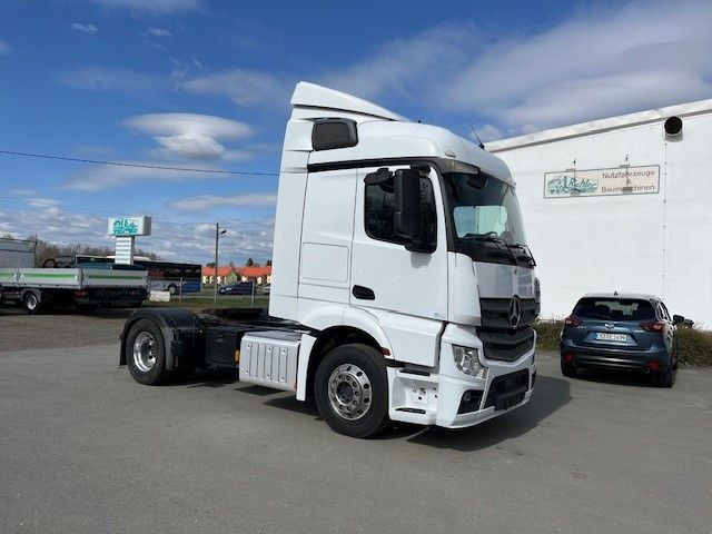 Mercedes-Benz Actros 1845 Sattelzugmaschine TOP gepflegt! Mercedes-Benz Actros 1845 Sattelzugmaschine TOP gepflegt! - Nyergesvontató: 3 kép. Mercedes-Benz Actros 1845 Sattelzugmaschine TOP gepflegt! Mercedes-Benz Actros 1845 Sattelzugmaschine TOP gepflegt! - Nyergesvontató: 3 kép.