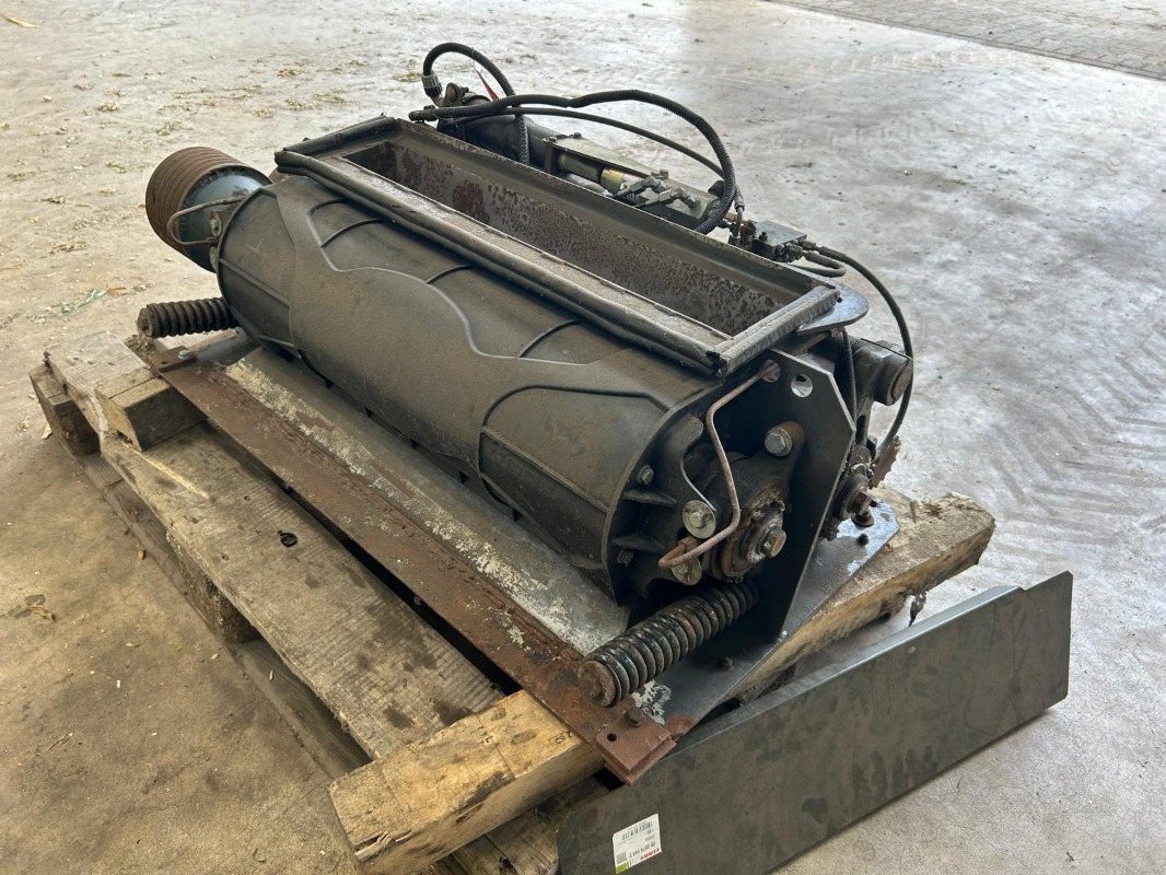 CLAAS Jaguar 890 - Betakarító gép: 5 kép. CLAAS Jaguar 890 - Betakarító gép: 5 kép.