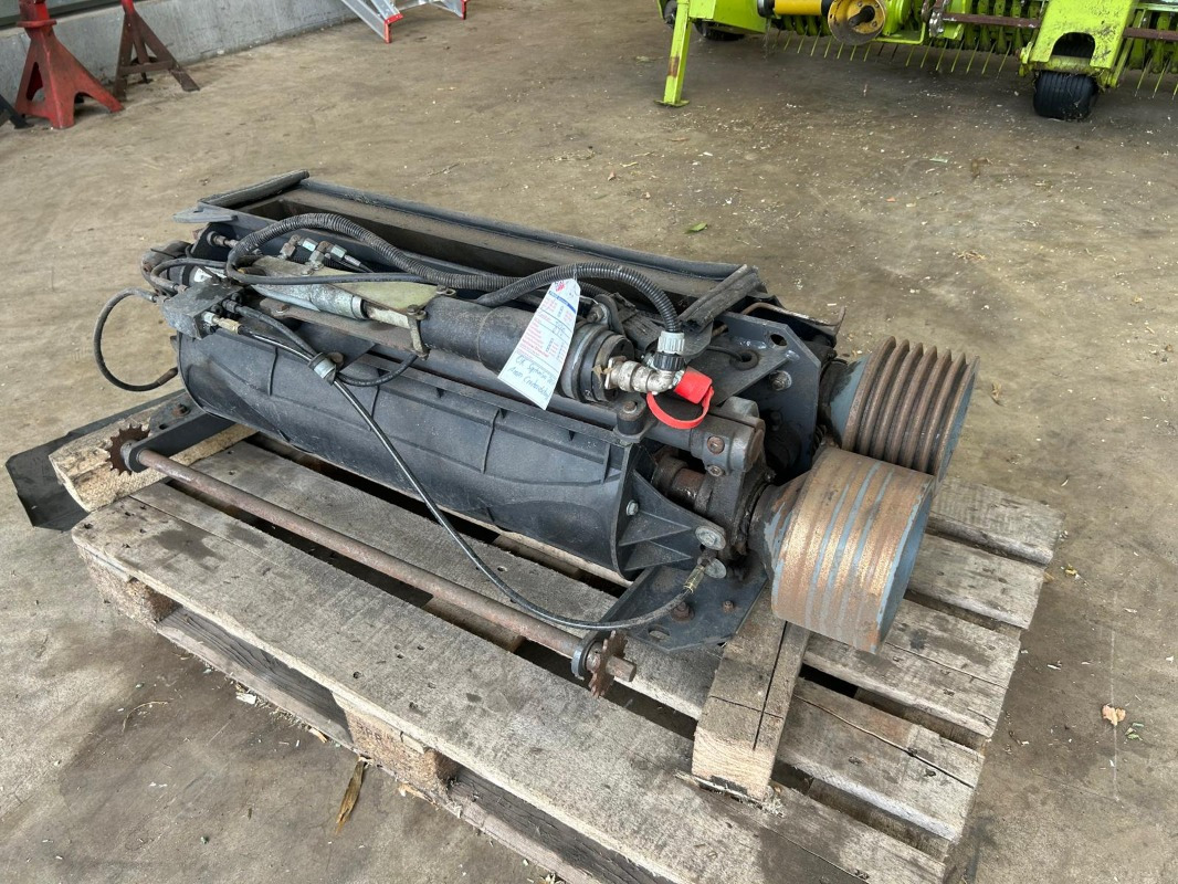 CLAAS Jaguar 890 - Betakarító gép: 3 kép. CLAAS Jaguar 890 - Betakarító gép: 3 kép.