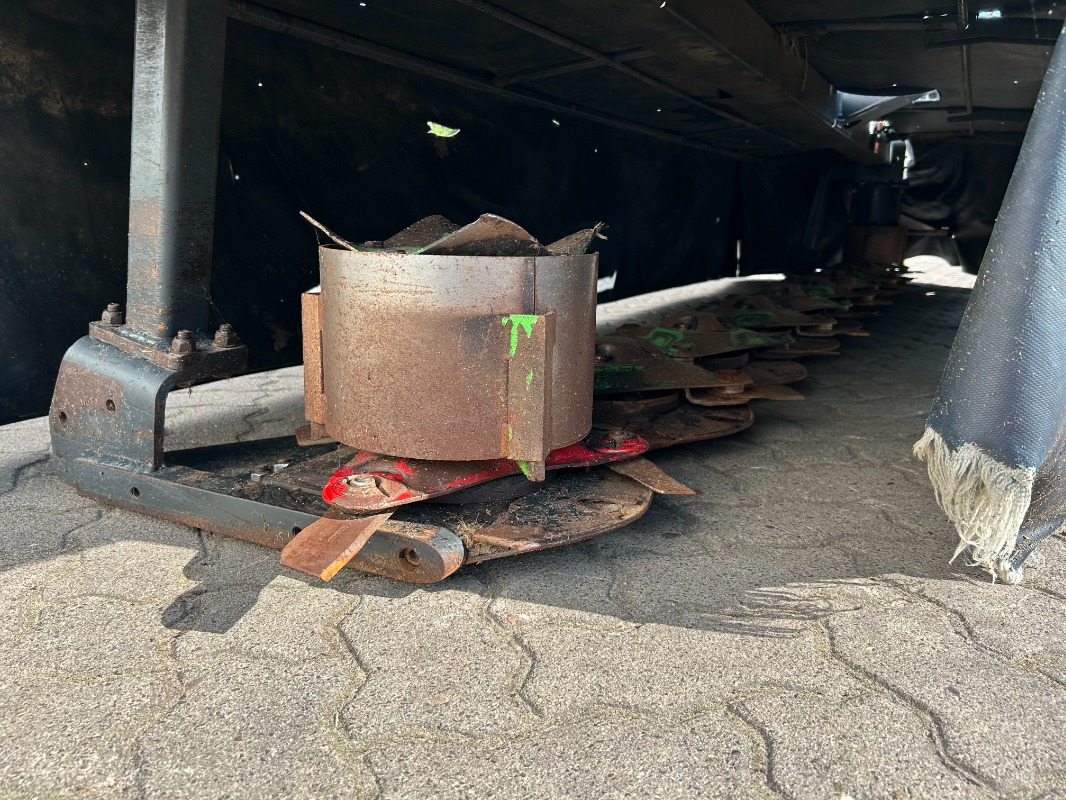 Deutz DiscMaster 440 - Fűkasza: 5 kép. Deutz DiscMaster 440 - Fűkasza: 5 kép.