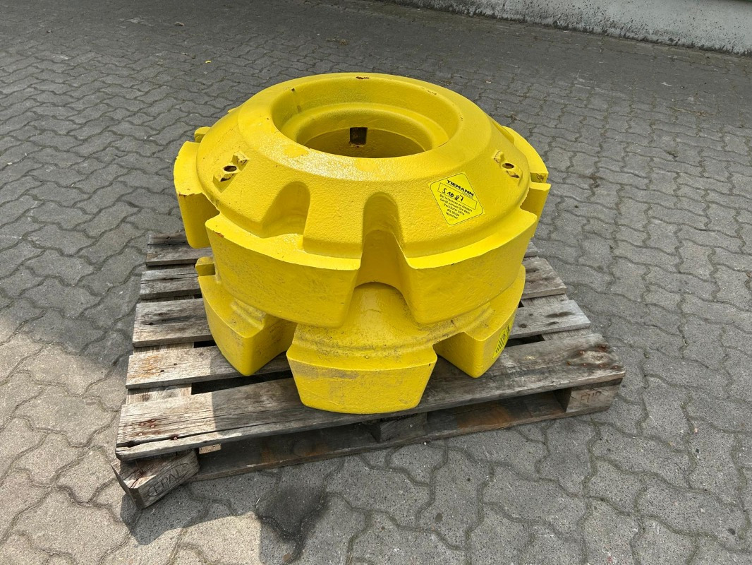 John Deere 620 kg innenliegend - Gumiabroncs - Mezőgazdasági gépek: 1 kép. John Deere 620 kg innenliegend - Gumiabroncs - Mezőgazdasági gépek: 1 kép.