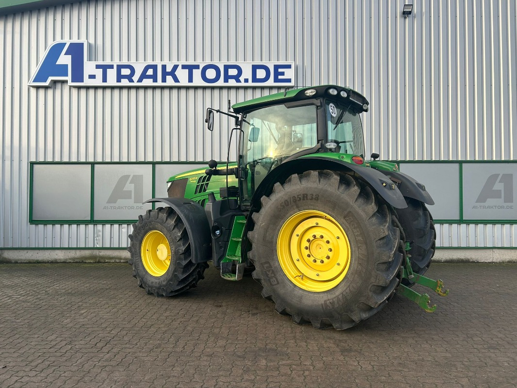 John Deere 6215R - Traktor: 3 kép. John Deere 6215R - Traktor: 3 kép.