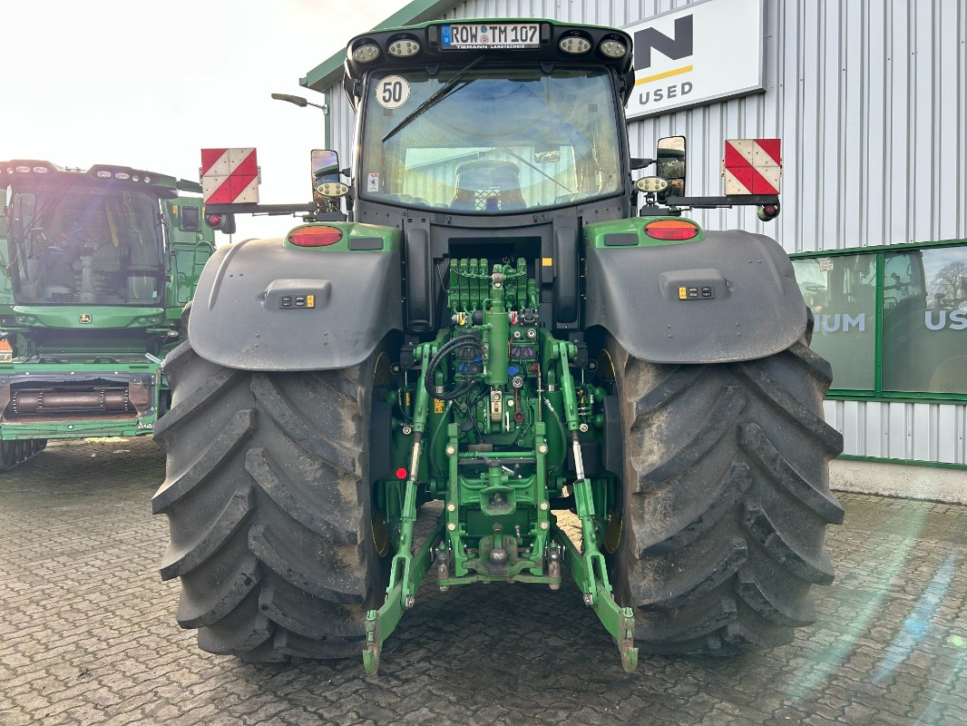 John Deere 6250R **MIETRÜCKLÄUFER** - Traktor: 3 kép. John Deere 6250R **MIETRÜCKLÄUFER** - Traktor: 3 kép.
