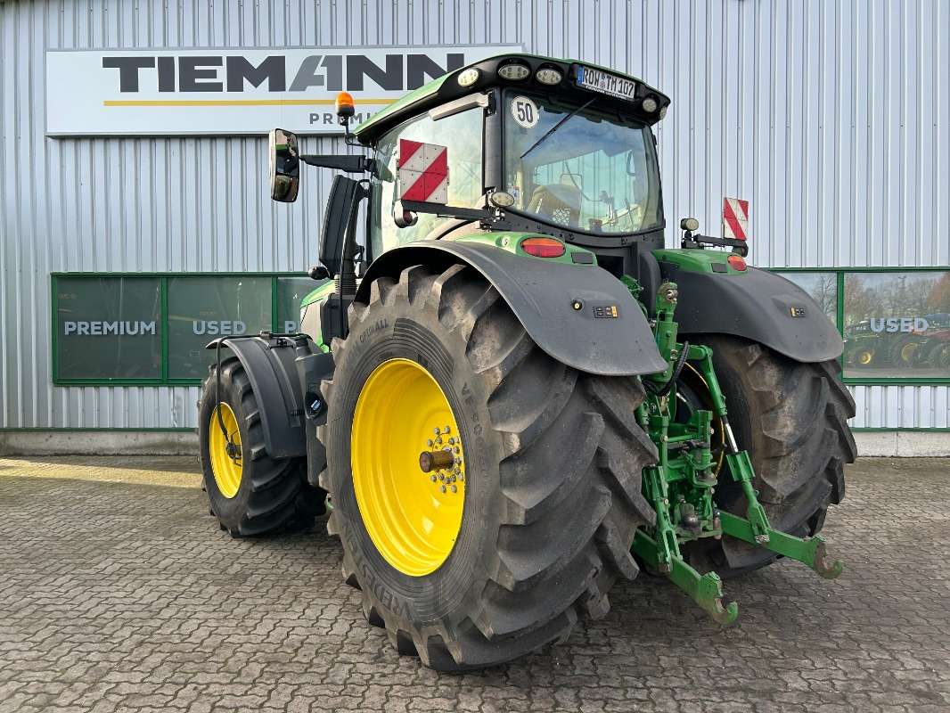 John Deere 6250R **MIETRÜCKLÄUFER** - Traktor: 4 kép. John Deere 6250R **MIETRÜCKLÄUFER** - Traktor: 4 kép.