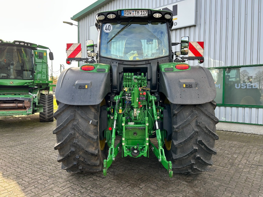 John Deere 6R 250 *MIETRÜCKLÄUFER* - Traktor: 2 kép. John Deere 6R 250 *MIETRÜCKLÄUFER* - Traktor: 2 kép.