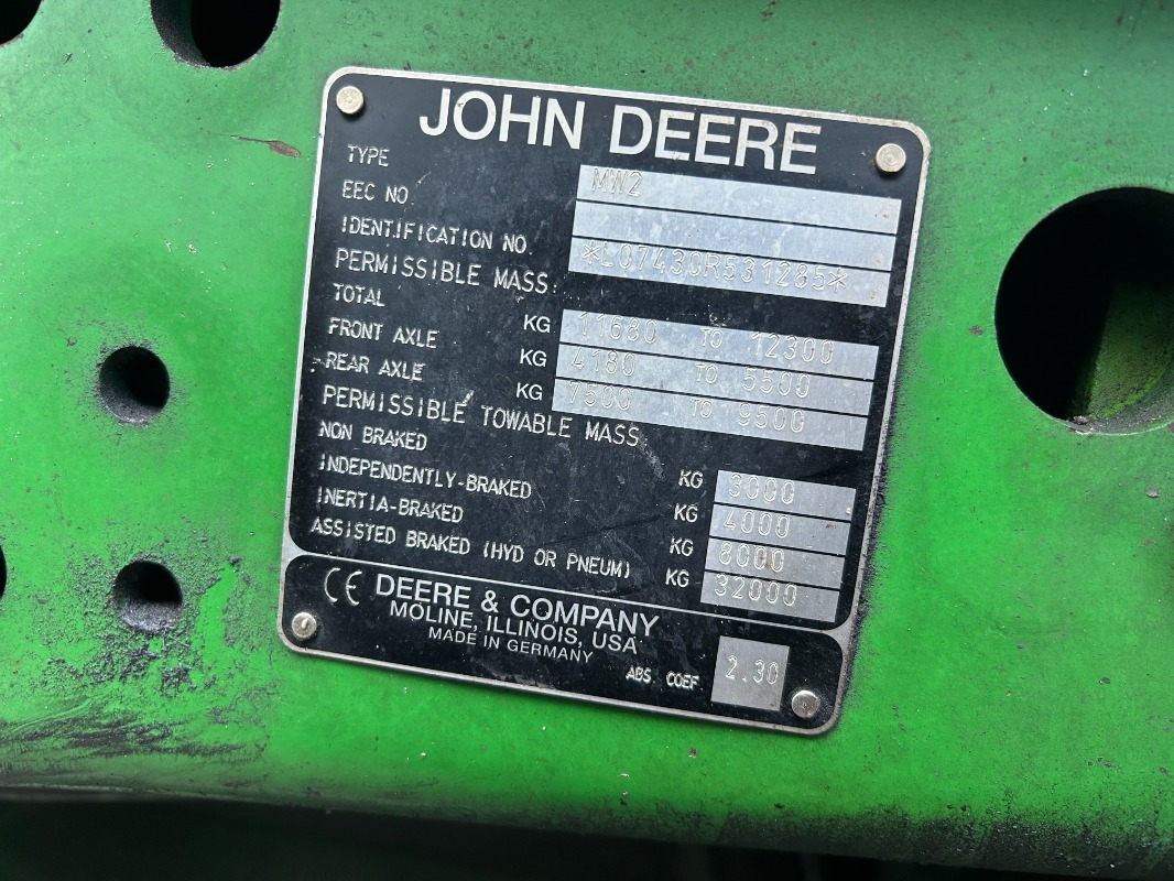 John Deere 7430 PREMIUM - Traktor: 2 kép. John Deere 7430 PREMIUM - Traktor: 2 kép.
