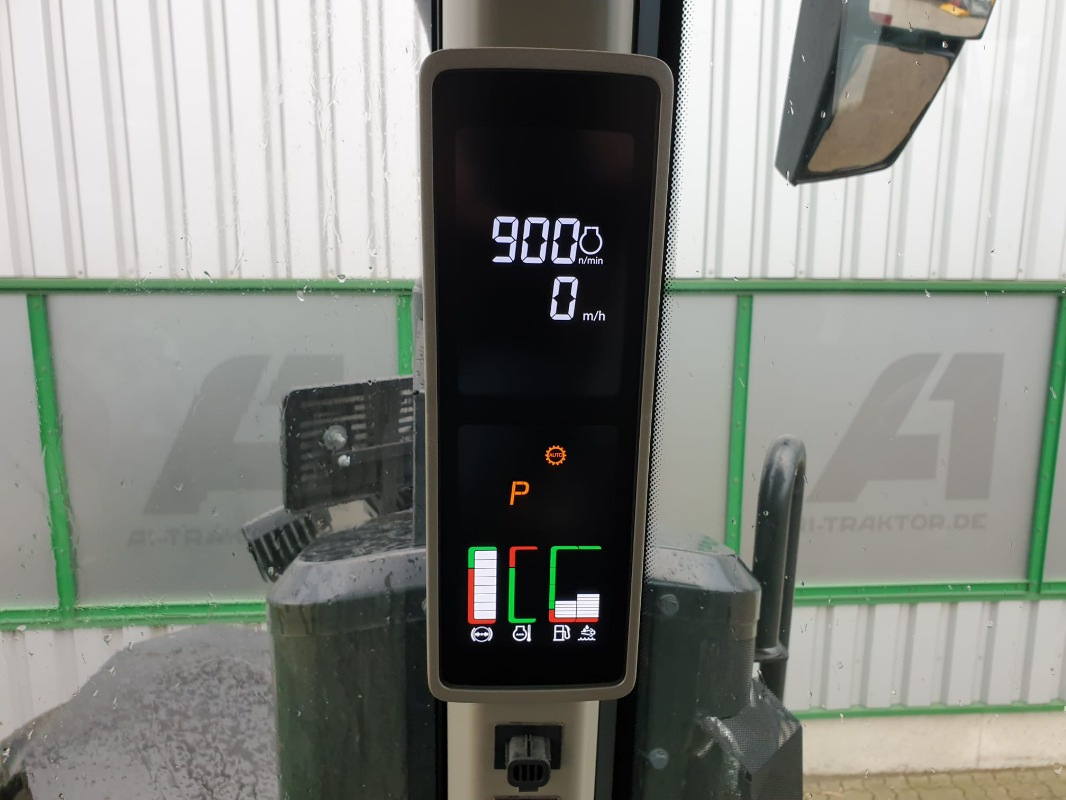 John Deere 7R 330 **MIETRÜCKLÄUFER** - Traktor: 4 kép. John Deere 7R 330 **MIETRÜCKLÄUFER** - Traktor: 4 kép.