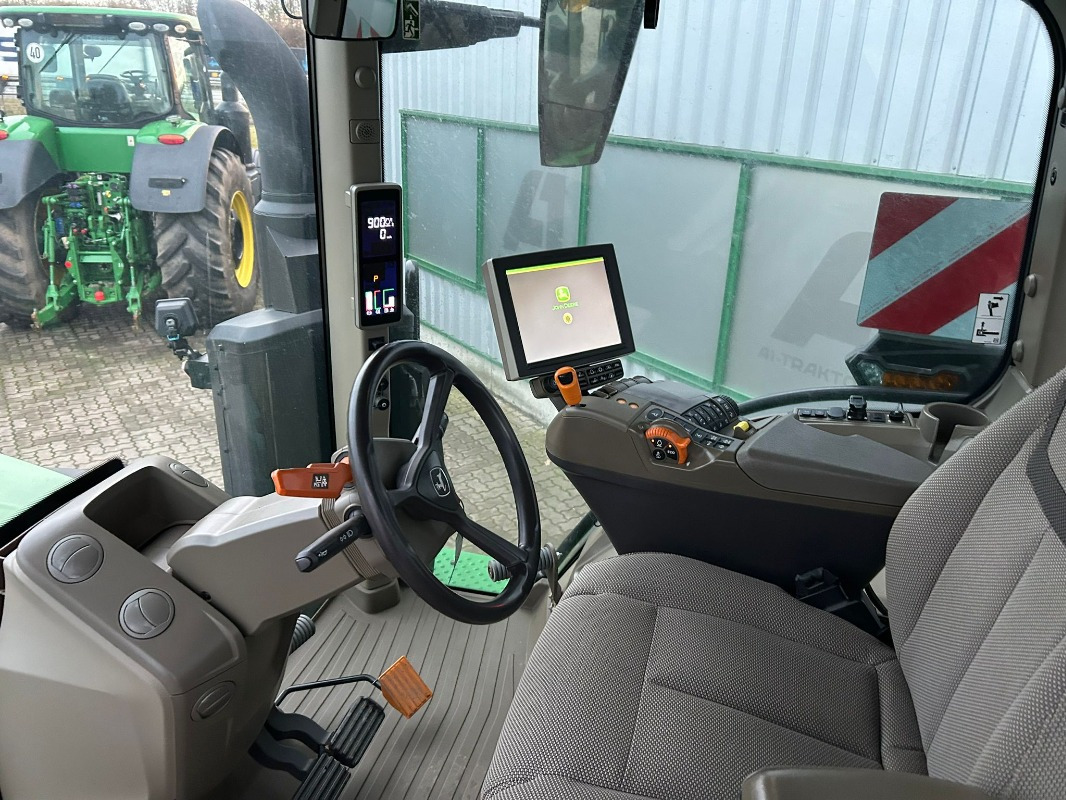 John Deere 7R 330 e23 - Traktor: 5 kép. John Deere 7R 330 e23 - Traktor: 5 kép.