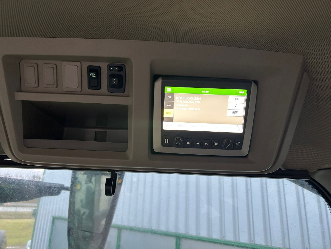 John Deere 7R 330 e23 - Traktor: 2 kép. John Deere 7R 330 e23 - Traktor: 2 kép.