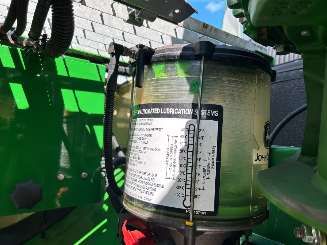 Betakarító gép John Deere 8400i PREMIUM USED: 21 kép.