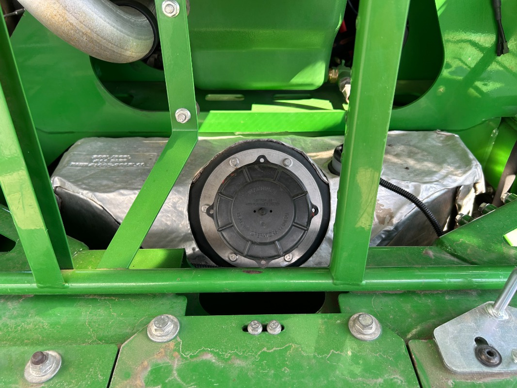 Betakarító gép John Deere 8400i PREMIUM USED: 26 kép.