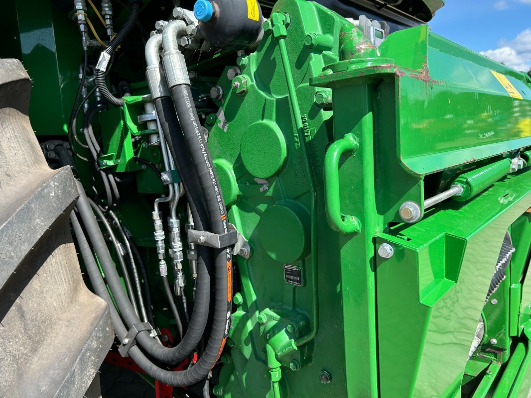 Betakarító gép John Deere 8400i PREMIUM USED: 14 kép.